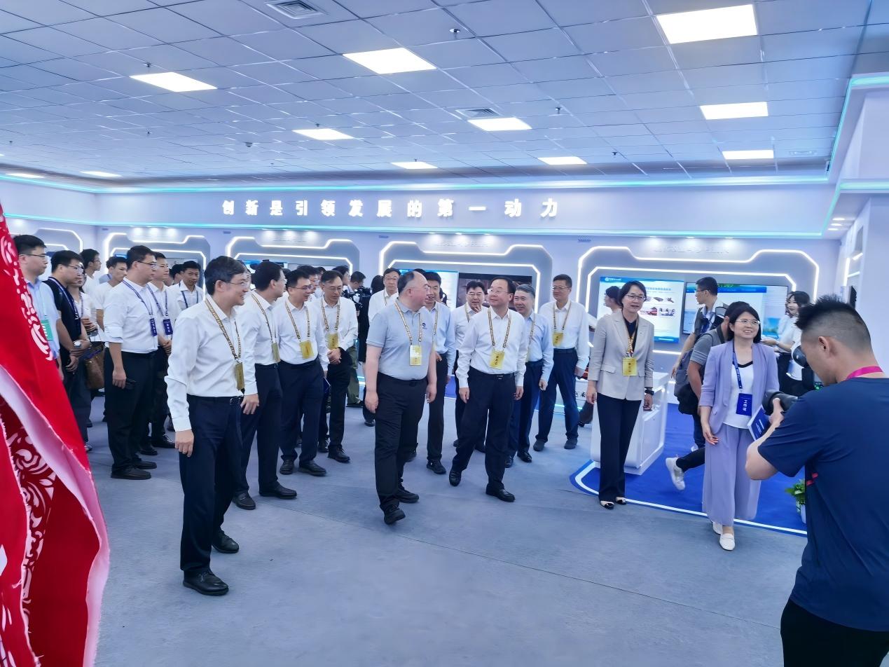 河南省“豫你攜手創(chuàng)贏未來”大學(xué)生創(chuàng)新創(chuàng)業(yè)大賽斬獲佳績(jī) 一銀兩銅彰顯創(chuàng)新實(shí)力，數(shù)字文化創(chuàng)意內(nèi)容應(yīng)用服務(wù)脫穎而出